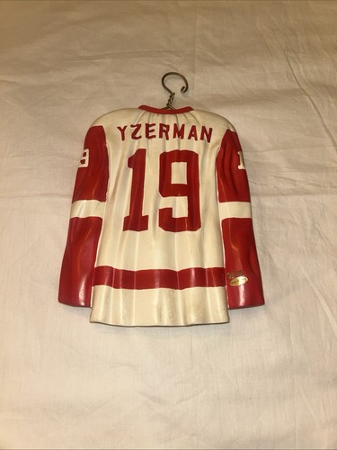 Steve yzerman jersey - yzerman, hanger